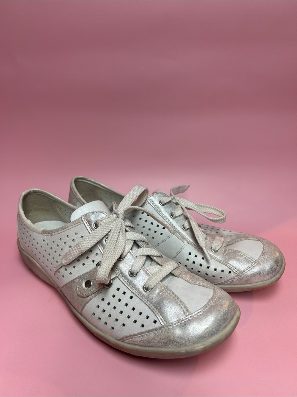 Remonte Women's leather Metallic Pearl Lace-Up Comfort Sneakers size 39